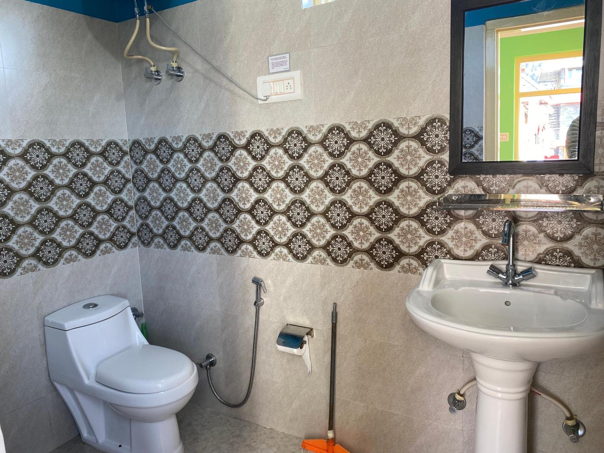 Jagatram Niwas Guesthouse Dharamkot Dharamszala Kültér fotó
